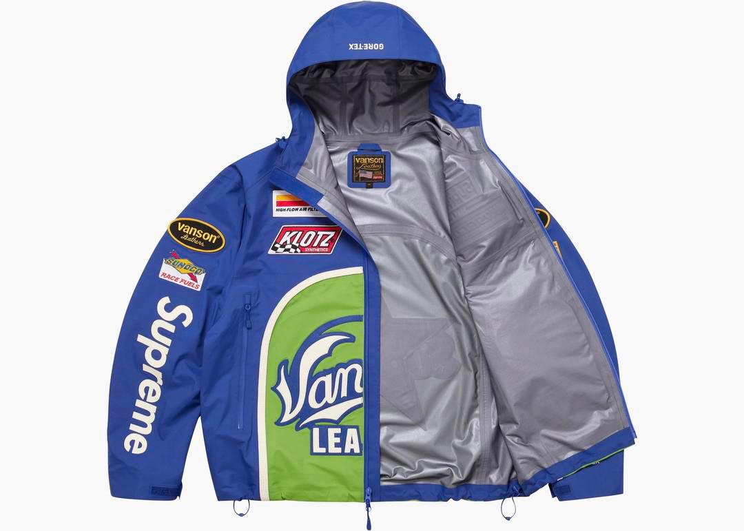 veste bleue ouverte
