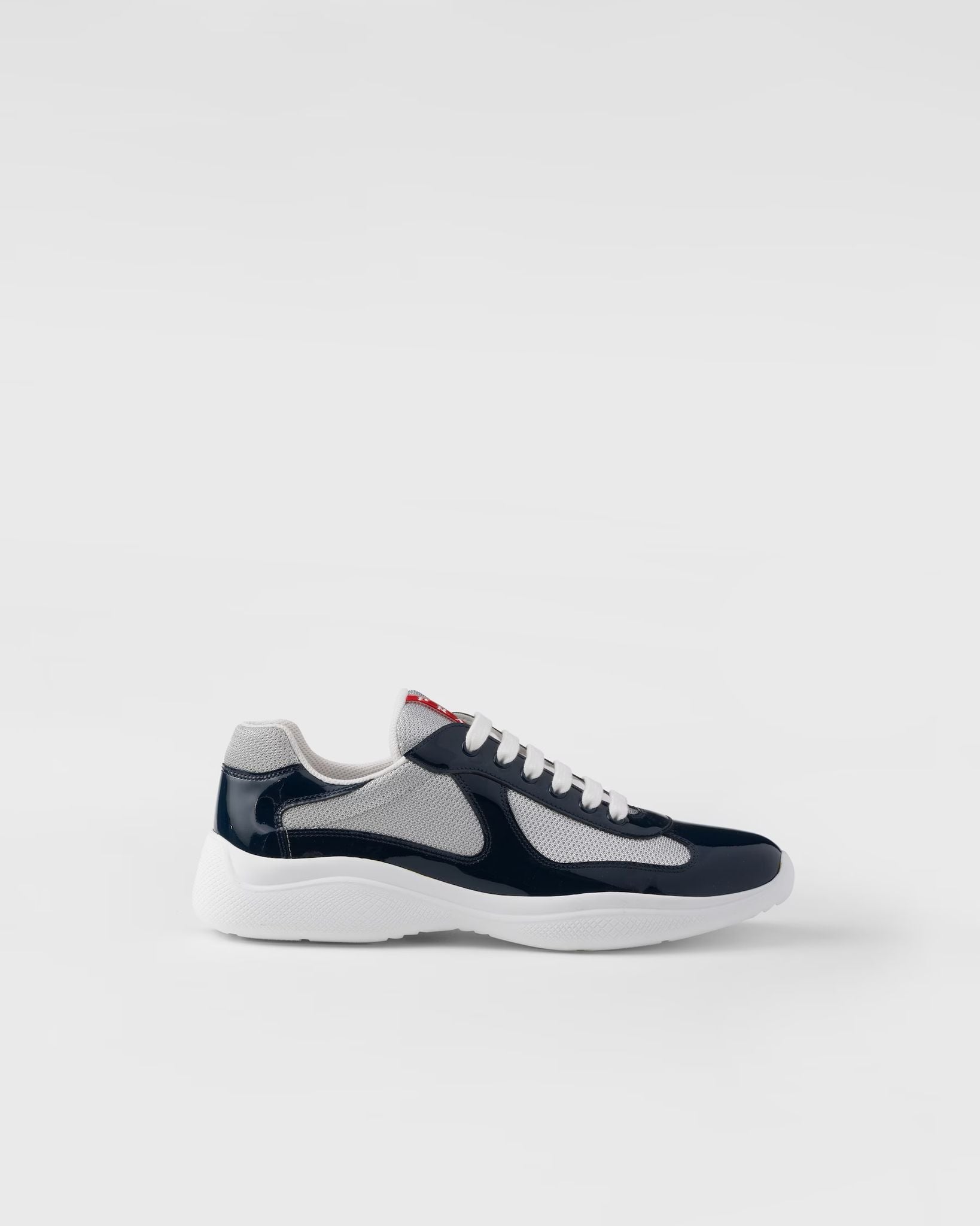 sneakers bleu marine profil