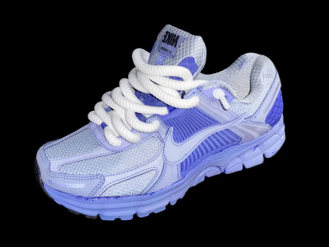sneakers violet angle