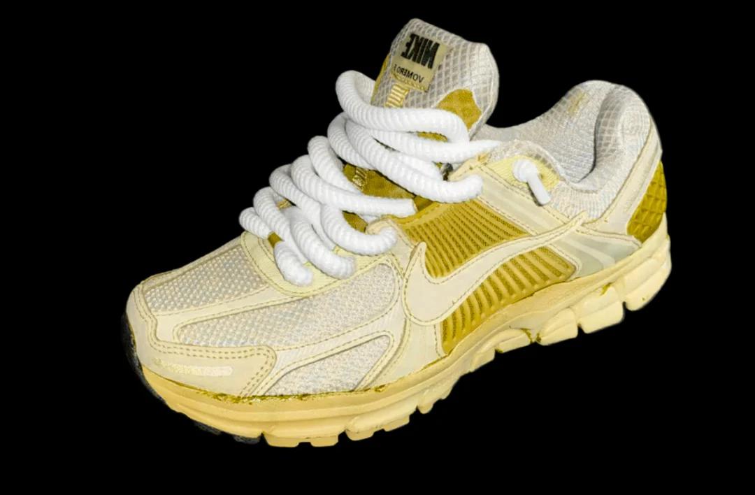 sneakers jaune angle