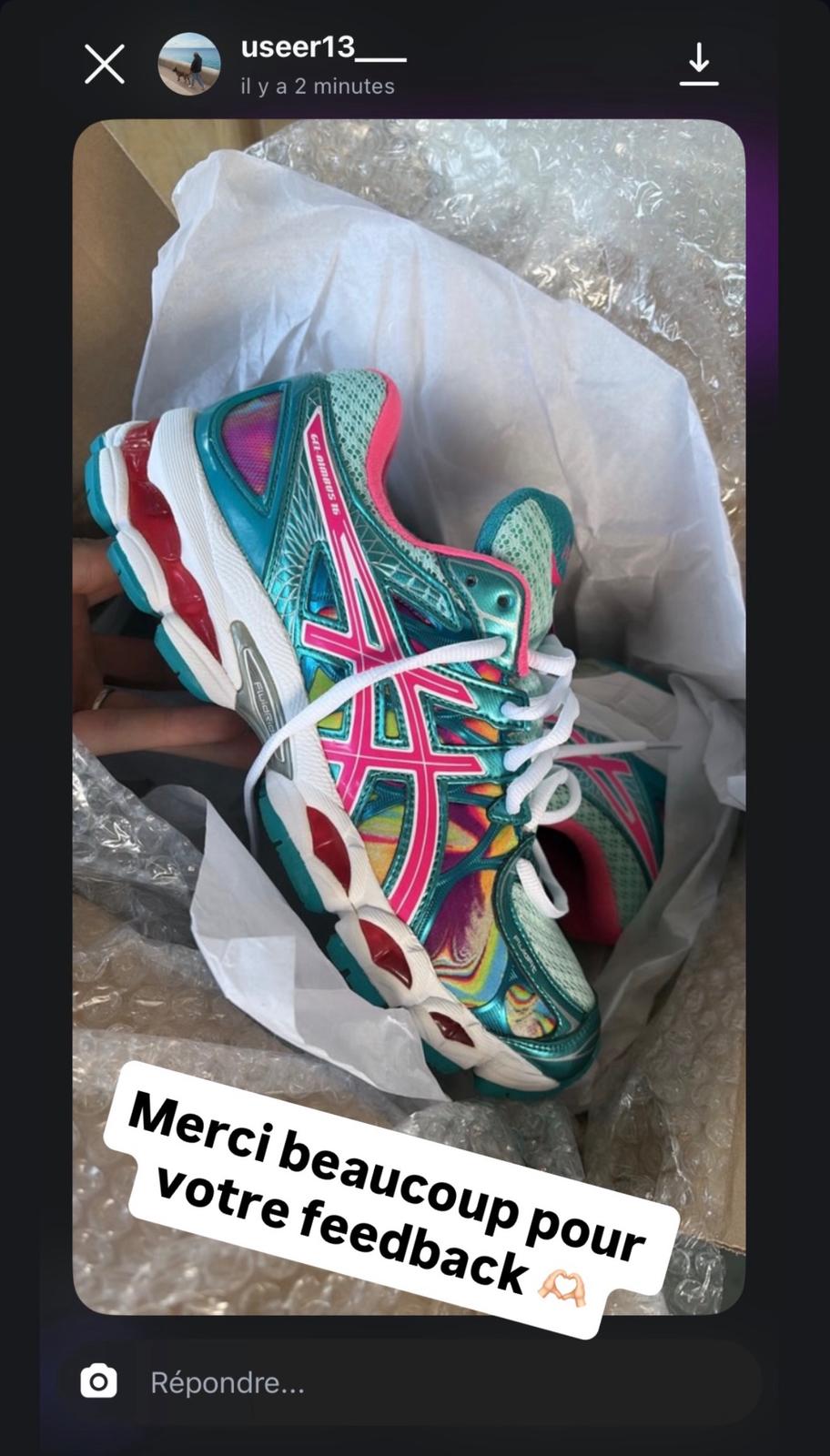 Avis client en story avec une paire multicolore